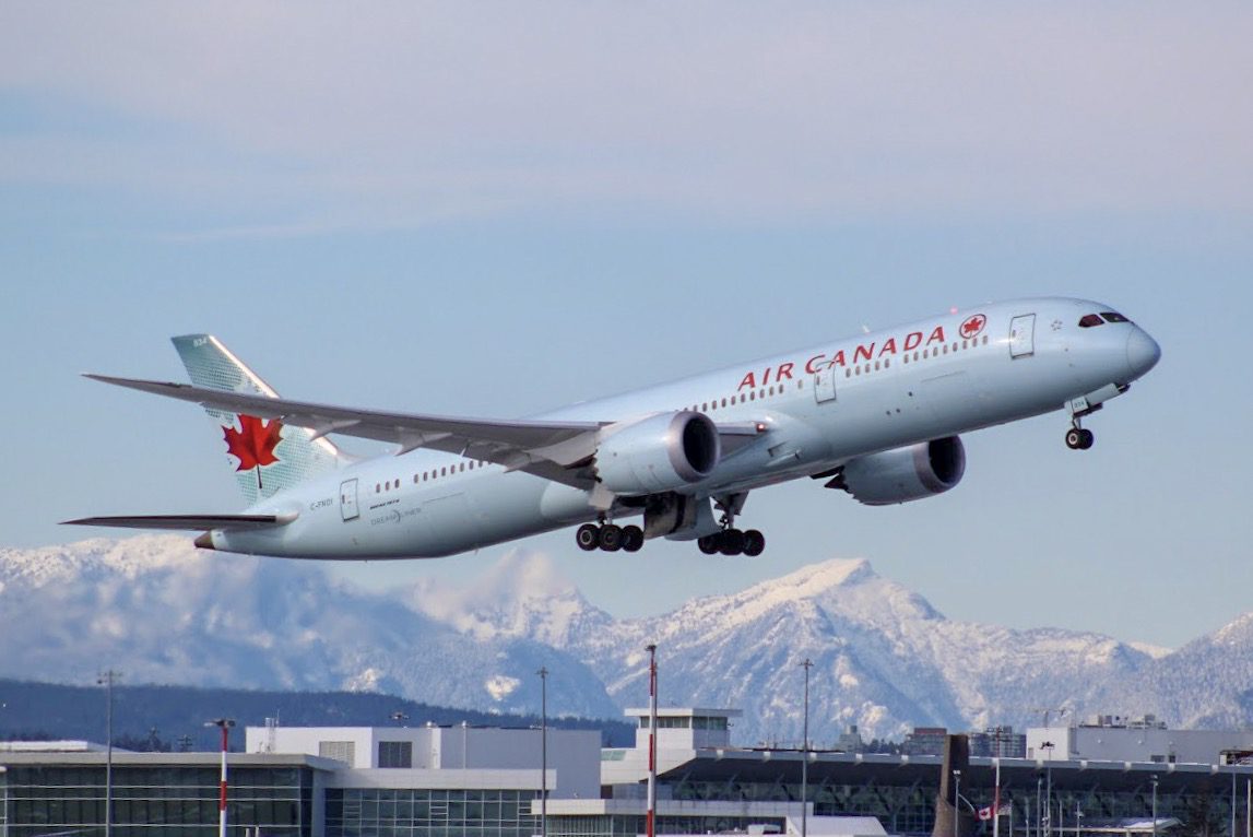 air-canada-launches-free-“netflix-like”-streaming-service,-raises-another-$1.23-billion