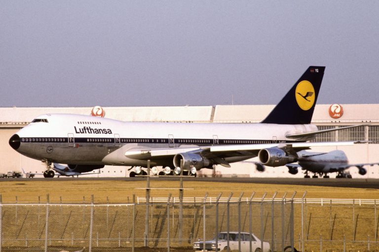 The Queen’s Departure; Boeing Pulls Plug on the 747