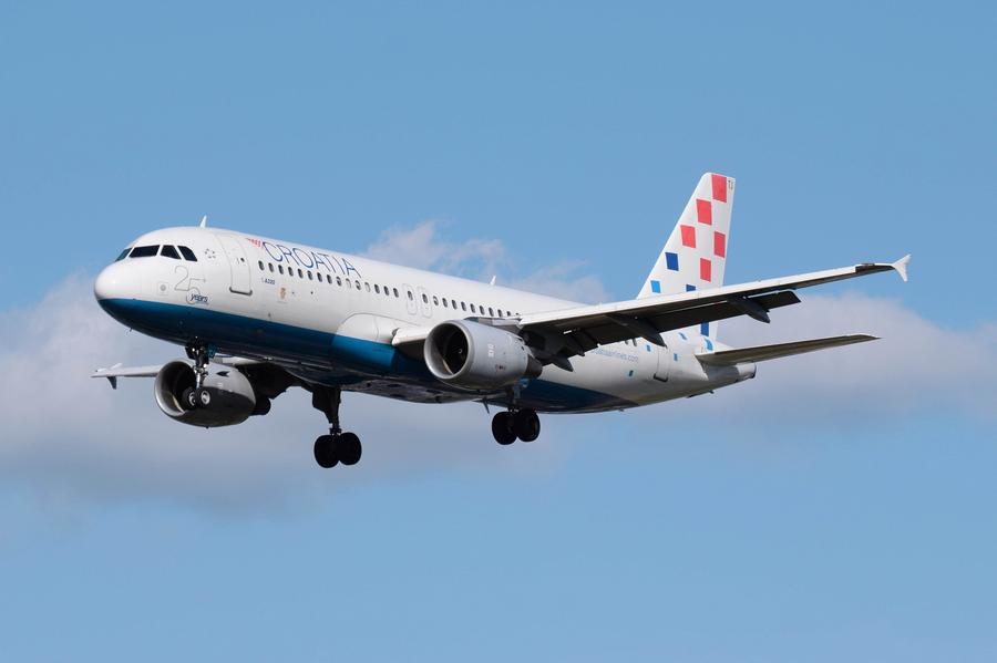 Can The A220 Replace The A320neo In A Struggling Sale?