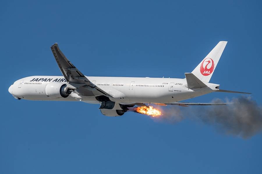INCIDENT: JAL 777, Engine Flames Over Los Angeles