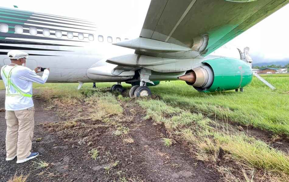 INCIDENT: Boeing 737-300 Runway Overrun