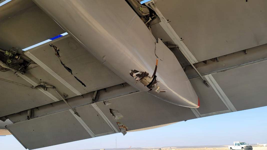 INCIDENT: National Air 747 Hits Ground Equipment
