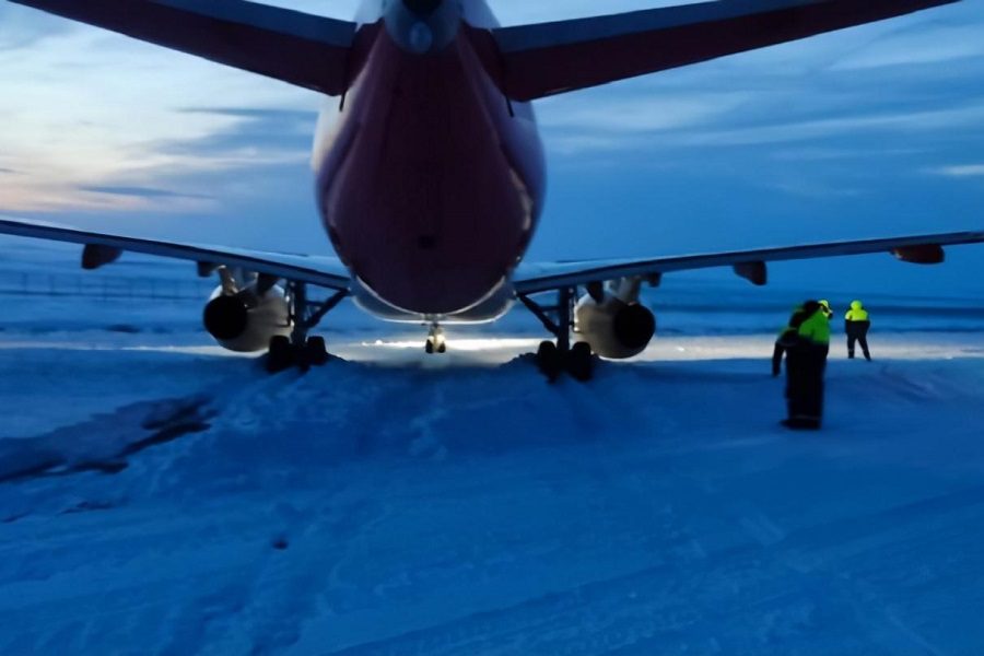 INCIDENT: Red Wings SSJ100 Runway Excursion