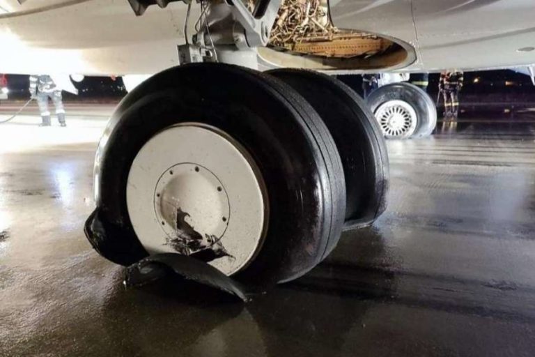 INCIDENT: 737 Blows All Main Tyres On Touch Down?
