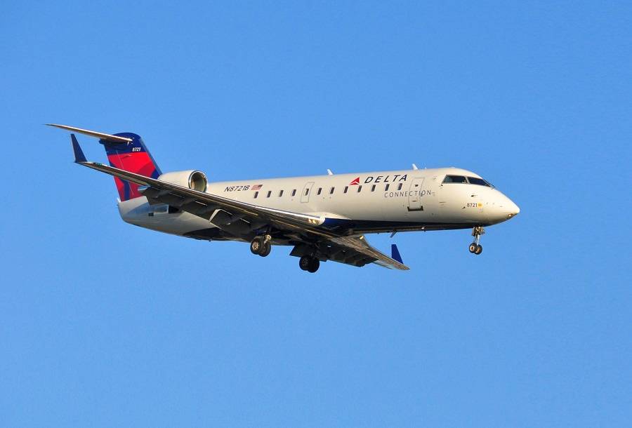 ACCIDENT: Endeavor CRJ-200 Wing Tip Strike