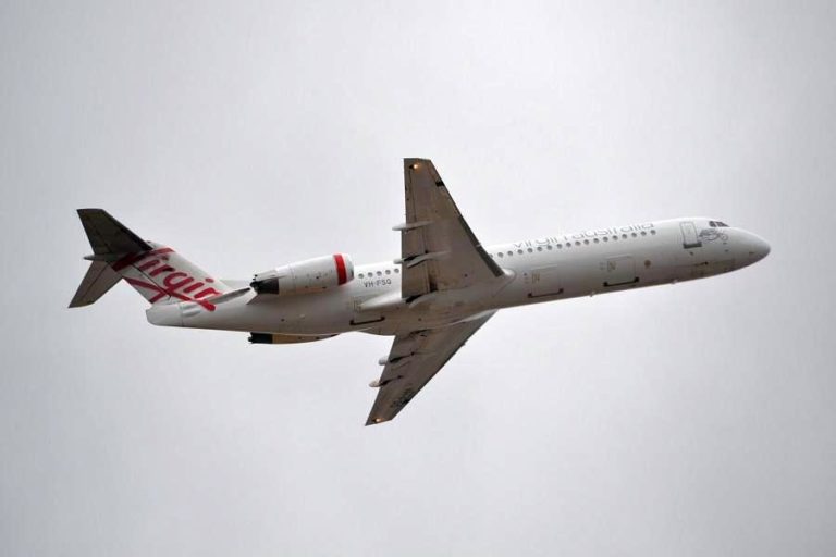 ACCIDENT: Fokker 100 Crew Feeling Unwell In Cruise