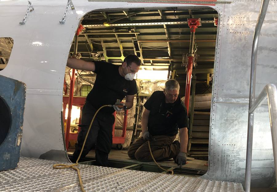 Small Plane, Big Door: The New (?) Air Inuit Dash8-300