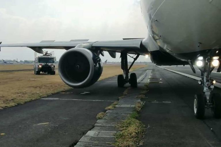 INCIDENT: Delta Air Lines A319 Runway Excursion!