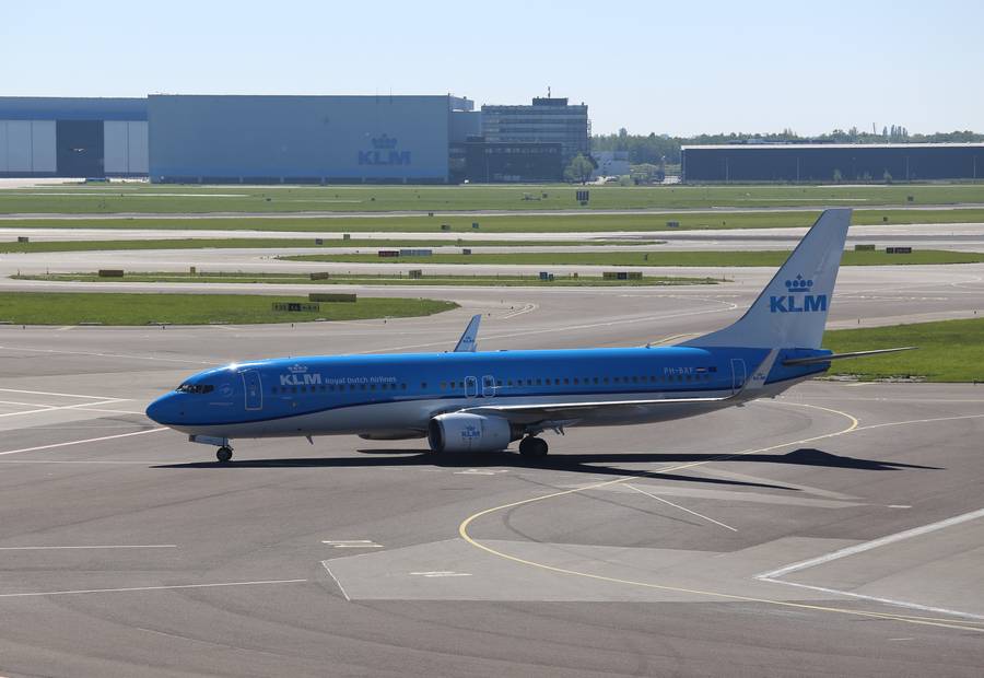 Why Do Crowds At Airports Cause Flight Cancellations?