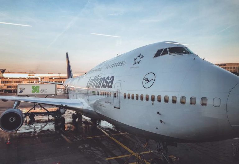 INCIDENT: Lufthansa 747 Diversion and Mystery Vibration!