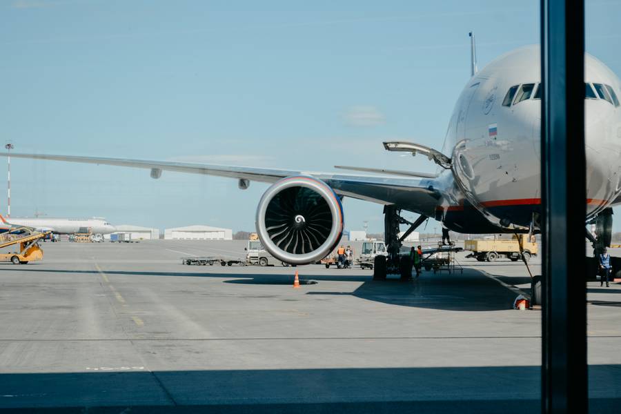 Moscow Airport Furloughs Staff After Sanctions