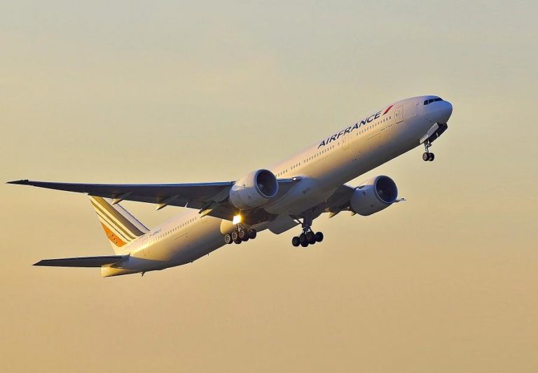 INCIDENT: Boeing 777 Didn’t Respond To Pilot Commands!