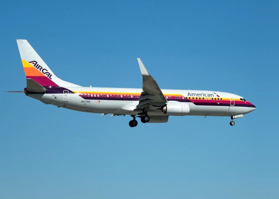American Airlines “AirCal” 737 Runway Excursion!