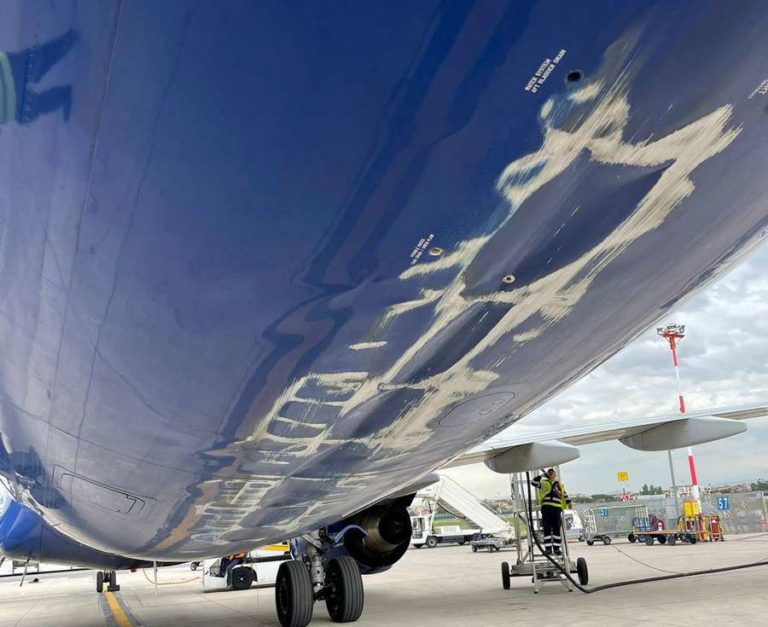 ACCIDENT: Hard Landing And Tailstrike For Blue Air 737