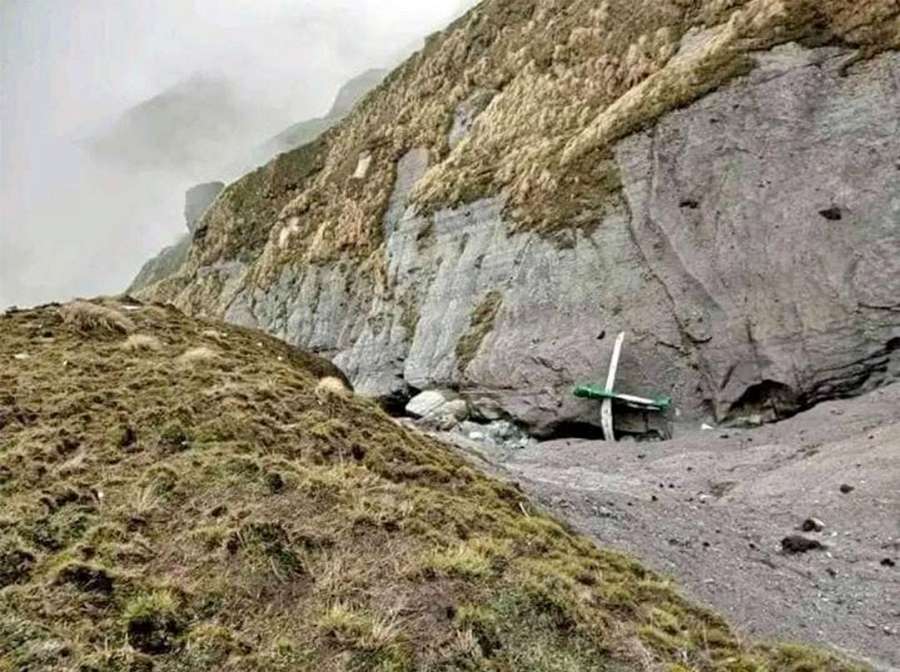 CRASH: Twin Otter Hits Mountainside In Nepal