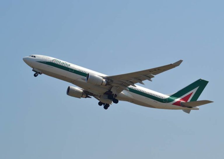 Did An ITA A330 Leave JFK After A Ground Collision?