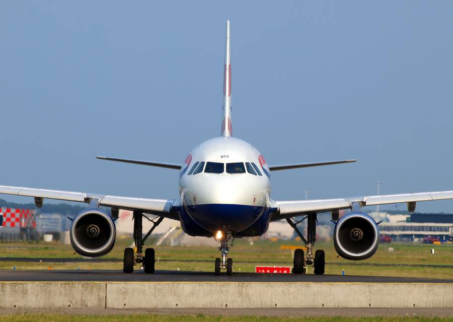 A319 Crew Has Navigation Issues Due To Bumpy Runway!