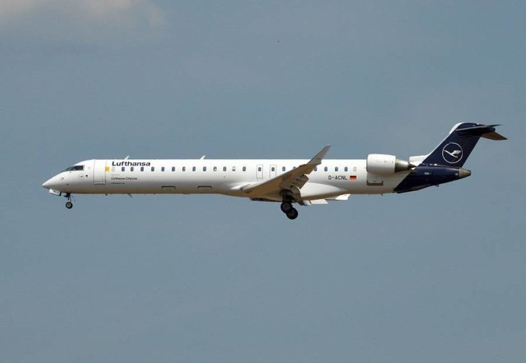 INCIDENT: Lufthansa CRJ-900 Spoilers Spoil Flight