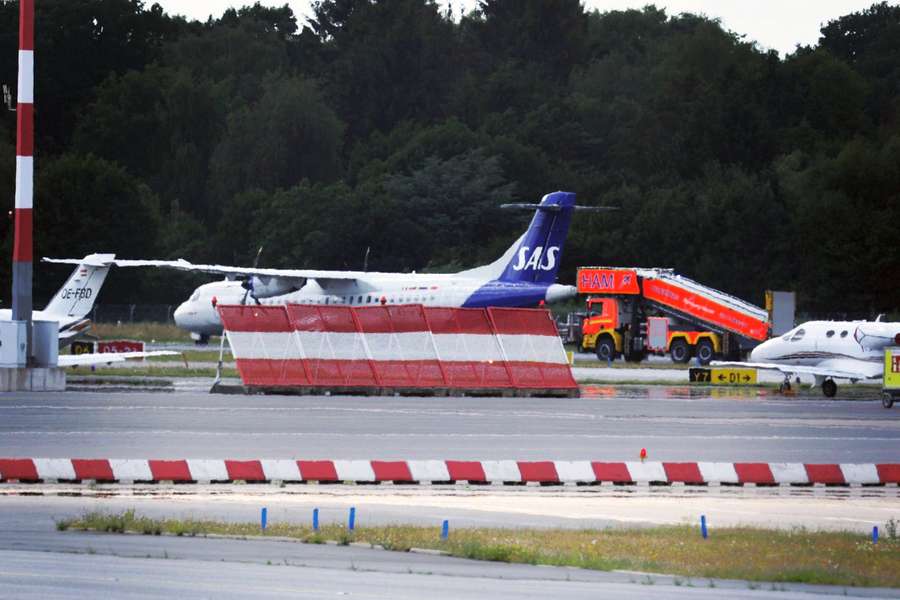 INCIDENT: ATR 72 Nosegear Rotated 90 Degrees