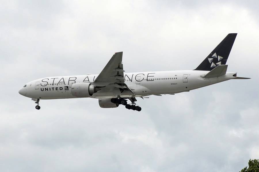 INCIDENT: United 777 Diversion Due To… Galley!
