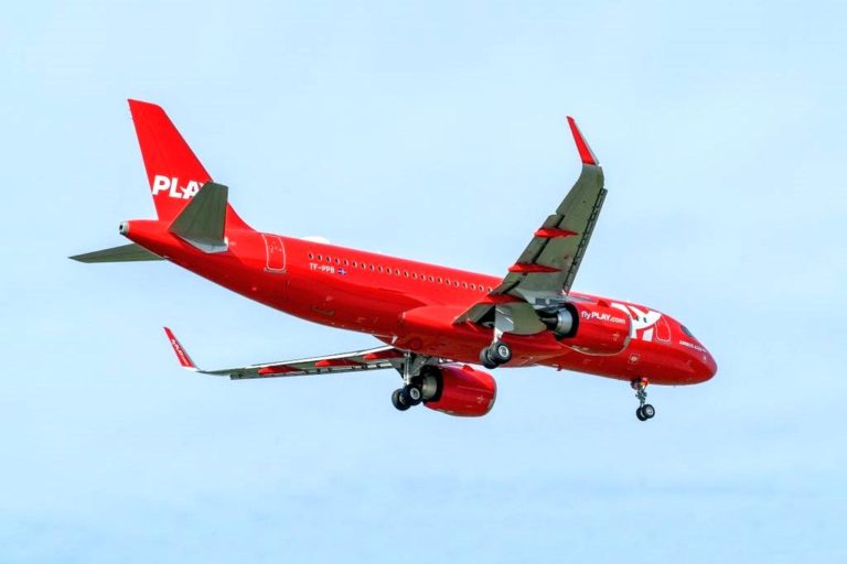 PLAY A320neo Fuel Emergency, No Diversion Possible!