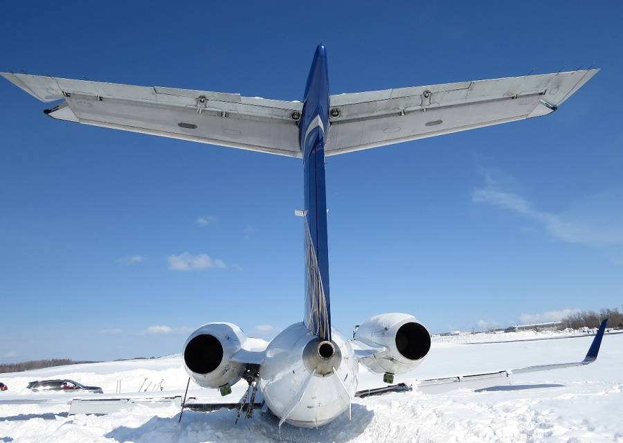 United Express Embraer Crash Landing Due To… ILS!