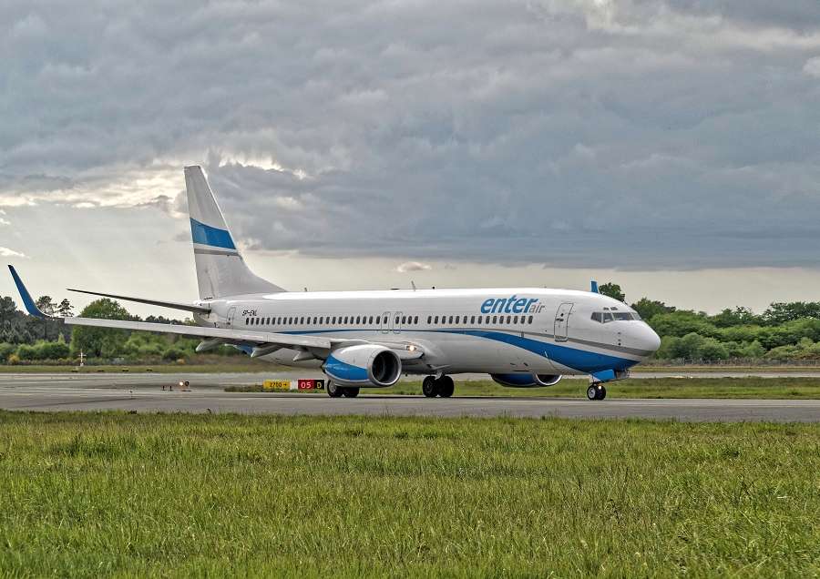 INCIDENT: Enter Air 737 Engine Loss, Late Landing?