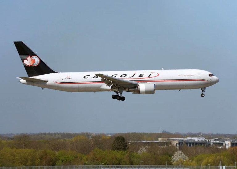 INCIDENT: Boeing 767 Swerves To Avoid Glider!