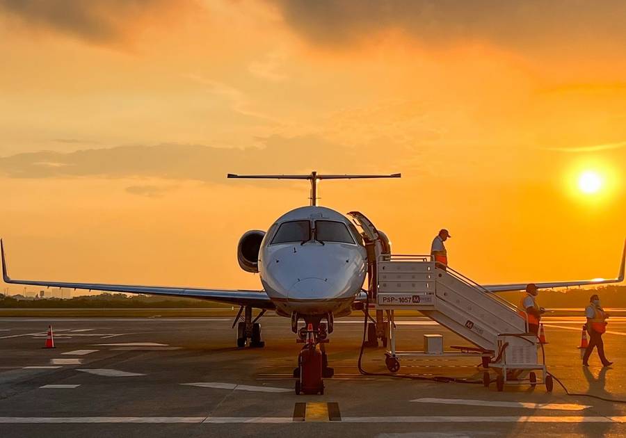 CommutAir Regional Pilots Get BIG Pay Boost!