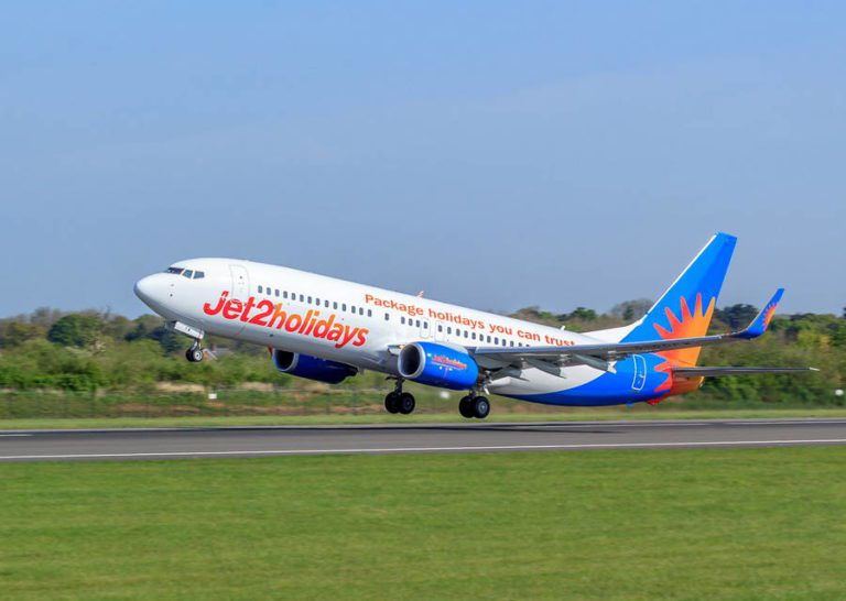 INCIDENT: 737 Diverts After Pilot Incapacitation