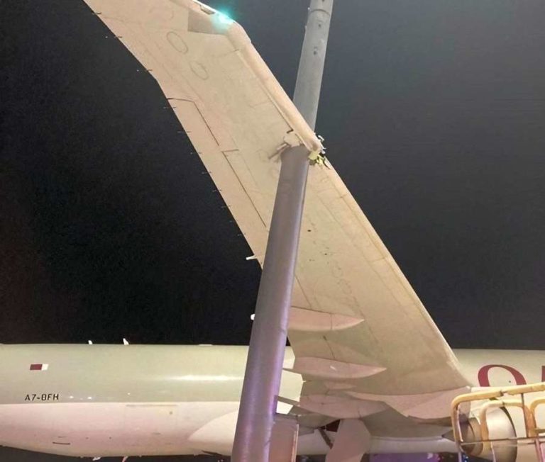 INCIDENT: Qatar 777 Freighter Hits Pole In Chicago!