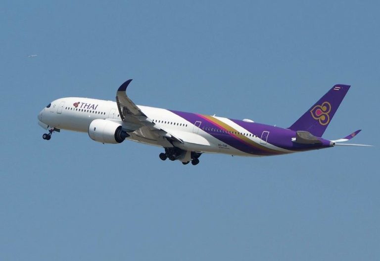 INCIDENT: A350 At 800 Feet, 7 Miles From Runway!