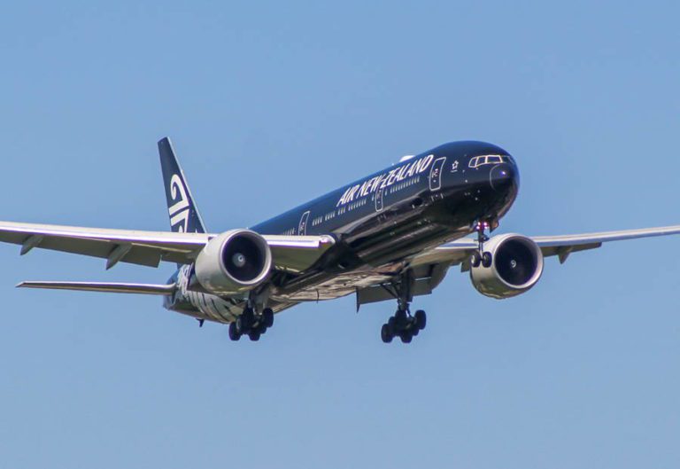 Oxygen Masks Drop In Boeing 777 That Left LA!
