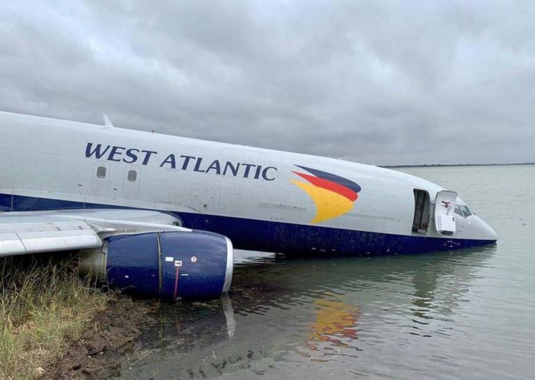 ACCIDENT: 737 Freighter Gets Its Nose Wet