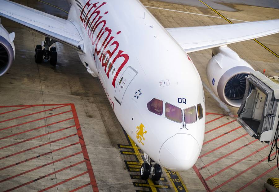 ACCIDENT: 787 Tail Strike On Landing?