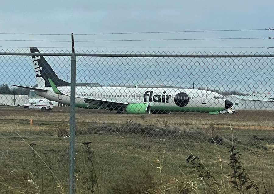 INCIDENT: Flair 737 Runway Overrun Near Toronto