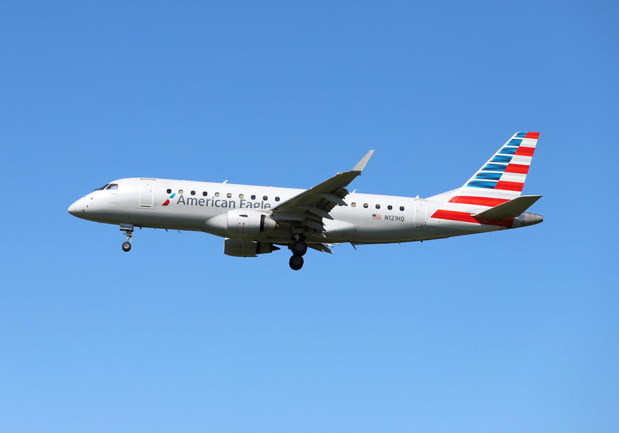 American Eagle E175 Captain Incapacitation