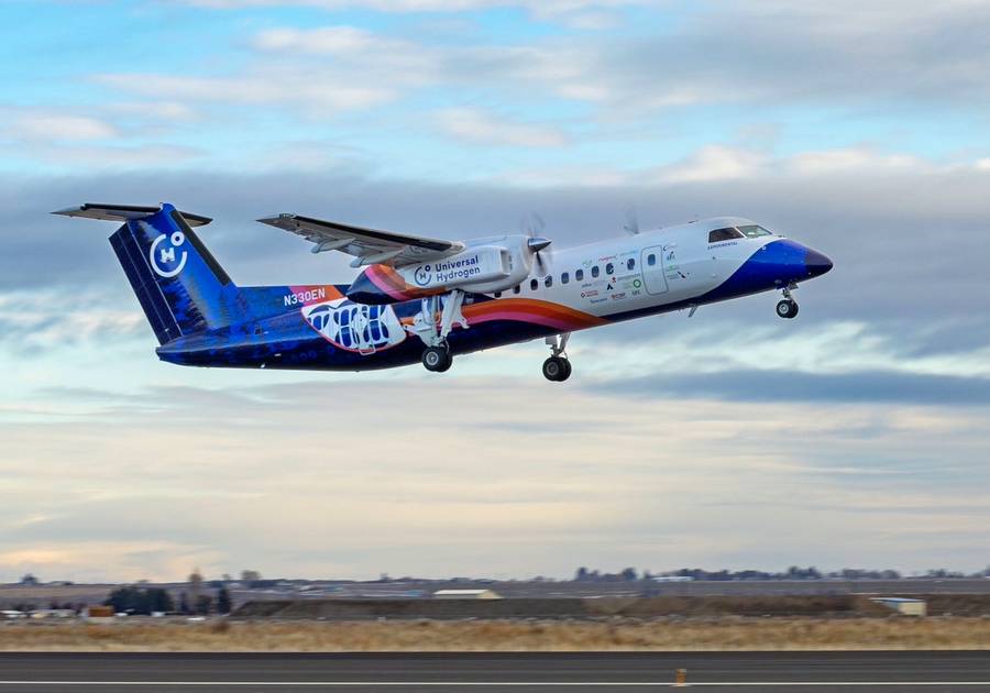 Universal Hydrogen Dash-8 Makes First Flight!