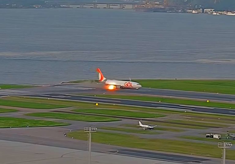 INCIDENT: Engine Surges Stop GOL 737 Takeoff