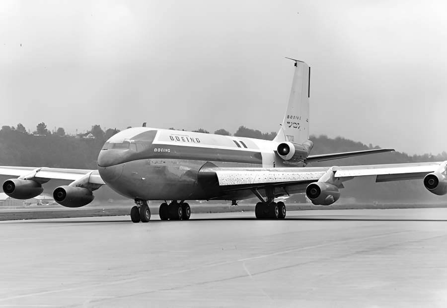 About The Boeing 367-80 And That 5th Engine