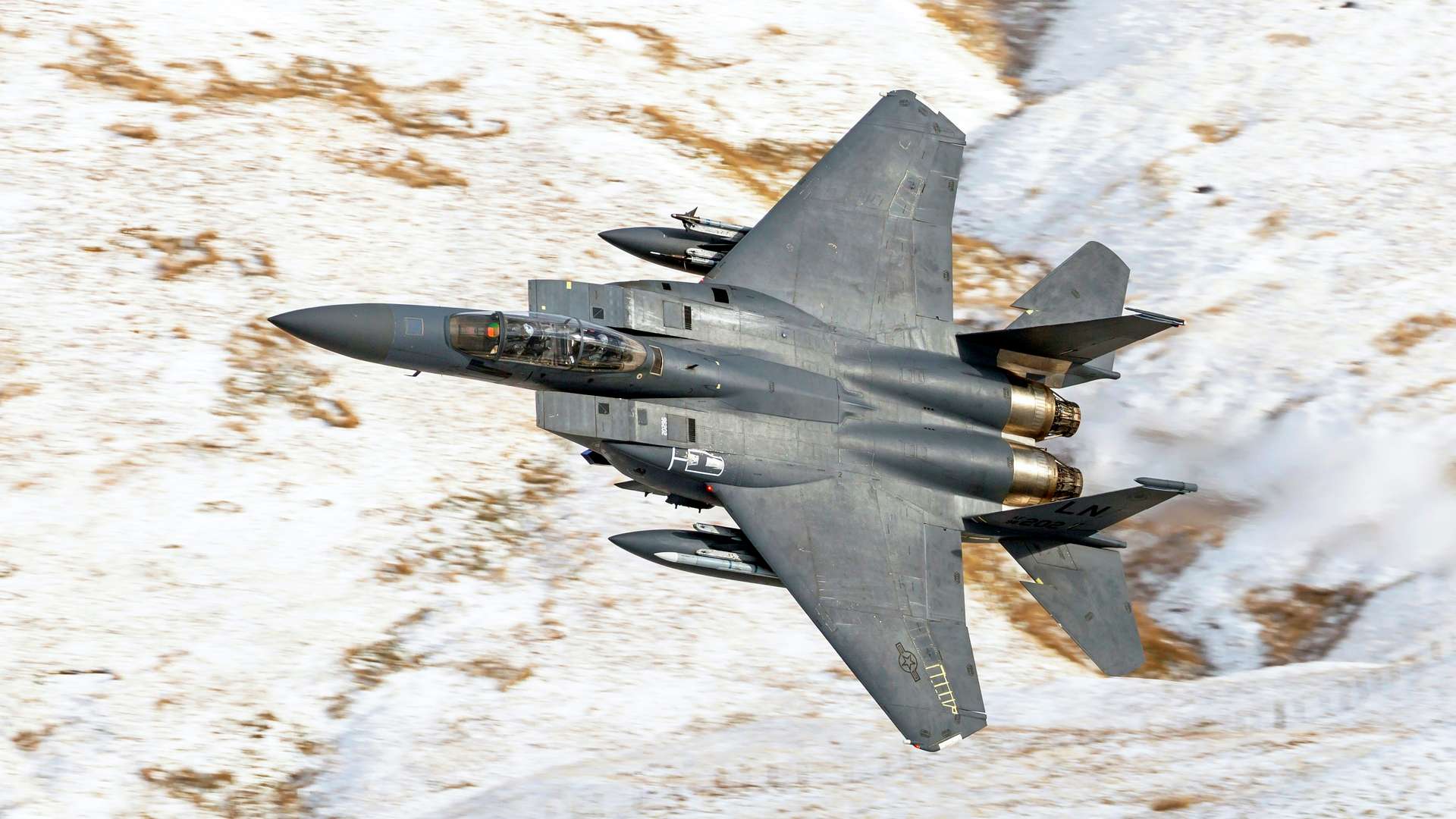 U.S. Air Force Offers Pilots Bonuses To Solve Retention Problem