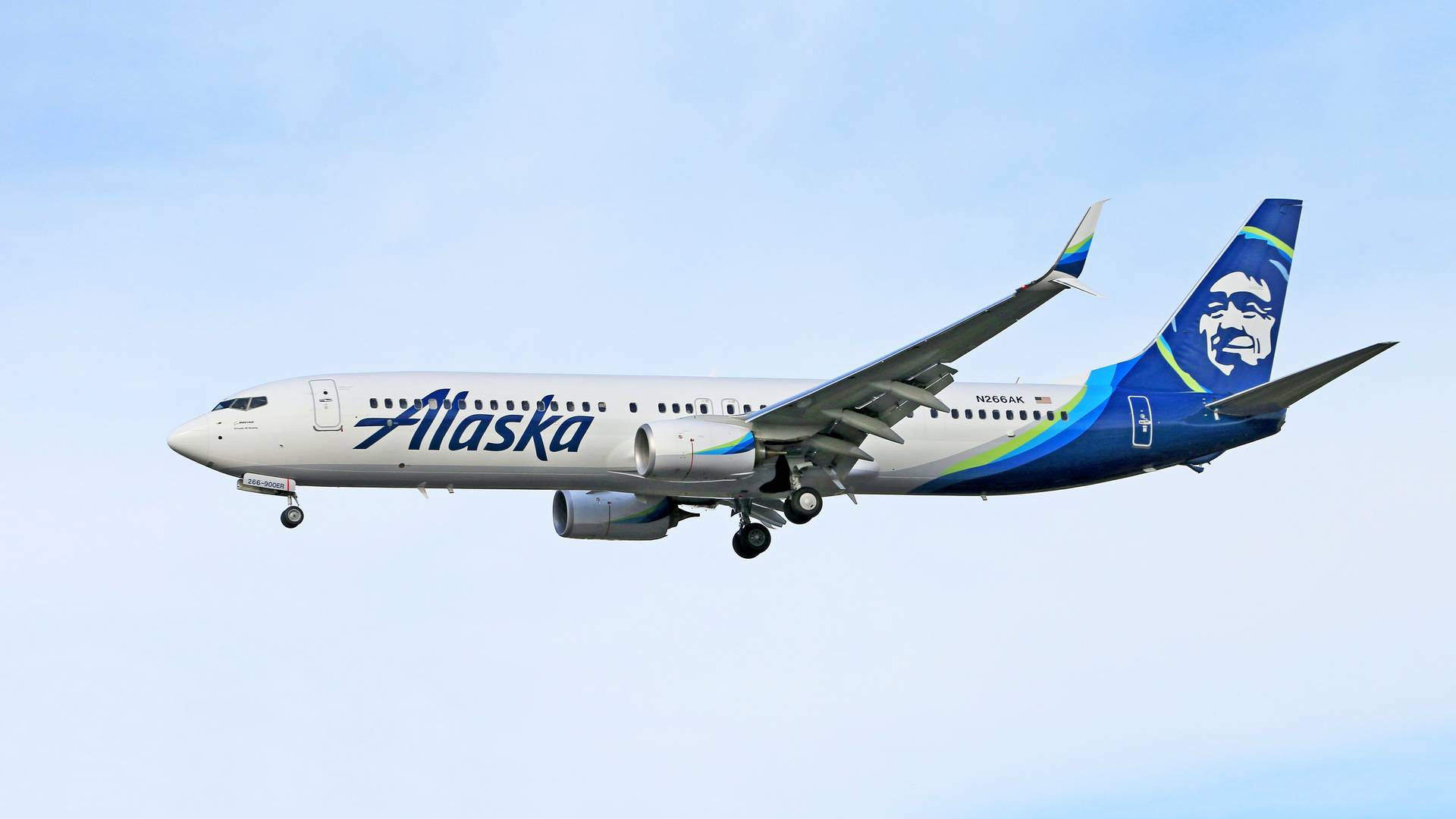 INCIDENT: Alaska Air 737 MAX-9 Loses Plugged Door In Flight