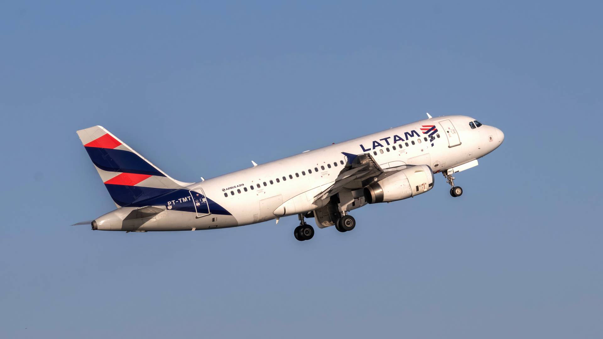 INCIDENT: Airbus A319 Loses Main Gear Wheel!