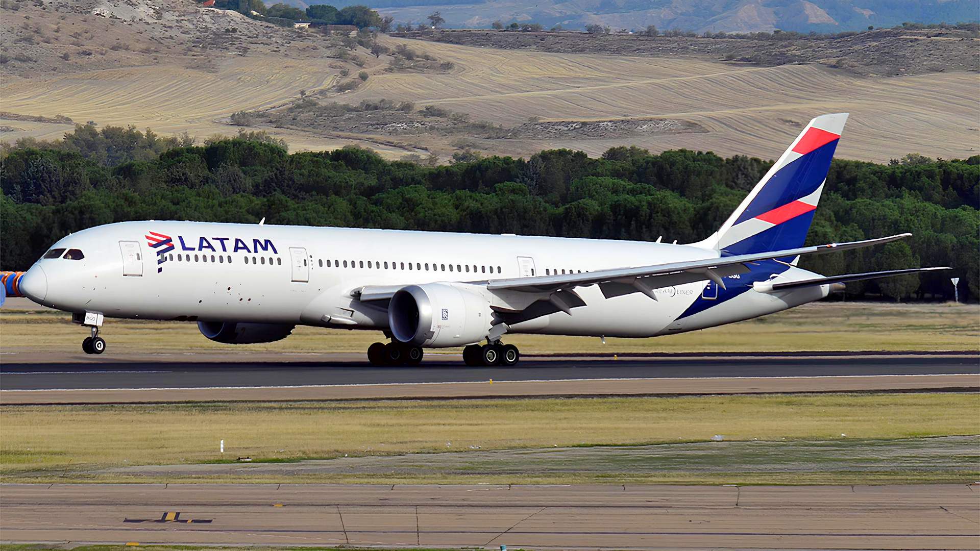 ACCIDENT: Loose 787 Seat Switch Causes 50 Passenger Injuries